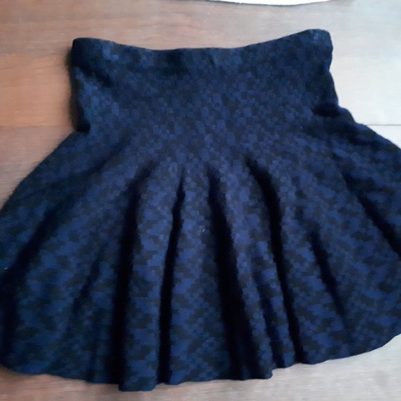 Black and Blue Mini Skirt - Picture 3 of 4